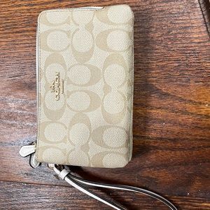 Coach wristlet NWOT